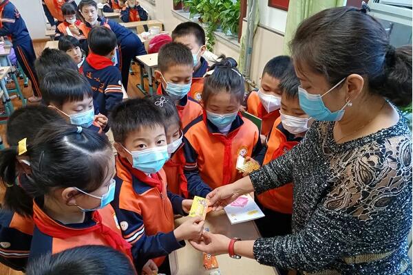 岳阳道小学第六届数学月开幕啦