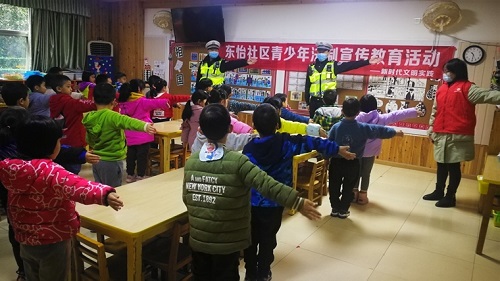 锦江区东湖街道东怡社区开展青少年法制宣传志愿活动